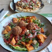 Salad with falafel at Como Lounge in Witney