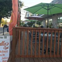Outdoor dining at Stella's Cafe in Wildwood
