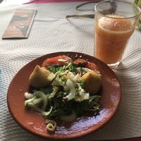 Starter and juice of the day  at Veggie Momi in Albufeira