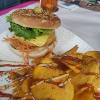 No chicken hamburger at Veggie Momi in Albufeira