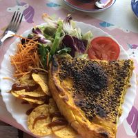 Scrambled tofu slice 😍 at Veggie Momi in Albufeira