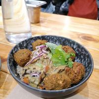 Curry con albóndigas vegetales y arroz integral at Vegicano in Madrid