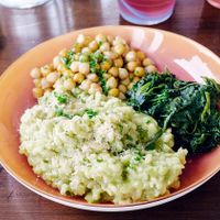 Risotto aux asperges, épinards et pois chiches at Eat.eco - Events only in Neuchatel