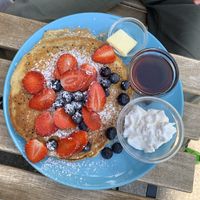 vegan pancakes with fruit at Satsang in Prague