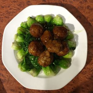 baby bok choy with 'meat'balls at GōngDé Lín - Godly - Nanjing Rd in Shanghai