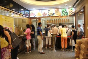 The long queue at GōngDé Lín - Godly - Nanjing Rd in Shanghai