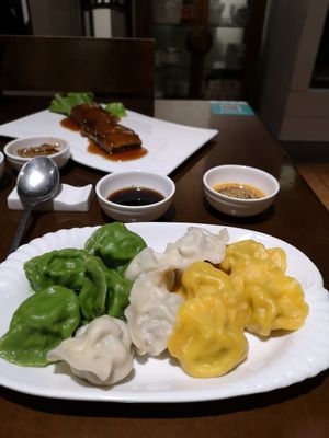 Dumpling at Zǎozǐ Shù - Vegetarian Life Style - HuaiHai in Shanghai