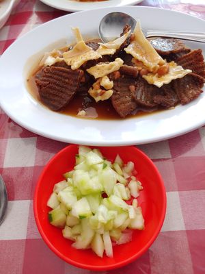 Crispy pork at Happy Buddha in Kuta