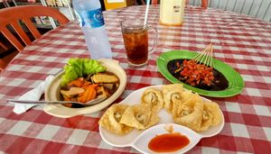 Delicious food and cheap prices at Happy Buddha in Kuta