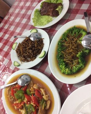 Duck, chicken, seafood at Happy Buddha in Kuta