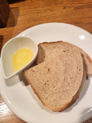 Bread with Olive Oil at Green Earth in Osaka