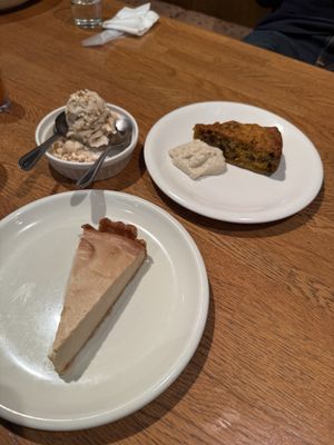 Cheesecake,  Pumpkin Cake, Amazake ice cream   at Green Earth in Osaka