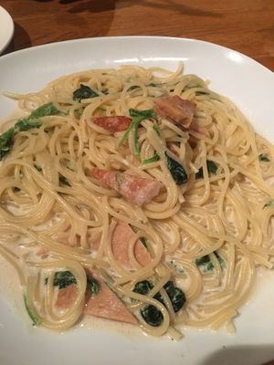 Soy ham, and creamy spinach pasta at Green Earth in Osaka