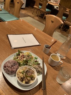 Lunch Set for 850¥ at Green Earth in Osaka