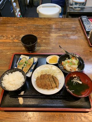 Lunch set meal at Korinbo in Tokyo
