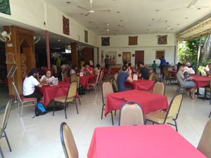 Saturday afternoon lunch at Annalakshmi Temple of Fine Arts in Penang