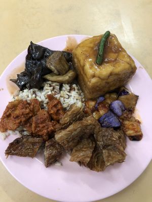 vegan buffet rm11  at Ee Beng Vegetarian Food 毅明素食 in Penang