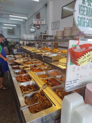 Buffet at Ee Beng Vegetarian Food 毅明素食 in Penang