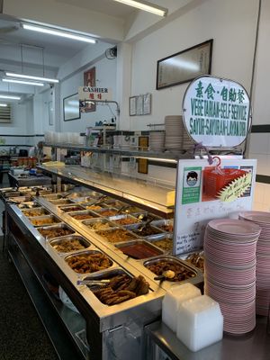 Self serve buffet  at Ee Beng Vegetarian Food 毅明素食 in Penang