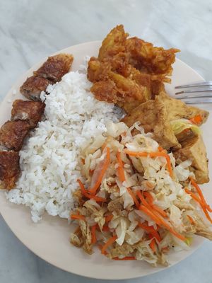 My choice from buffet for 9 ringgit at Ee Beng Vegetarian Food 毅明素食 in Penang