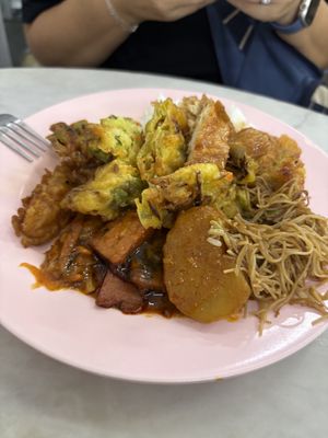 Great variety and my presentation skills  at Ee Beng Vegetarian Food 毅明素食 in Penang