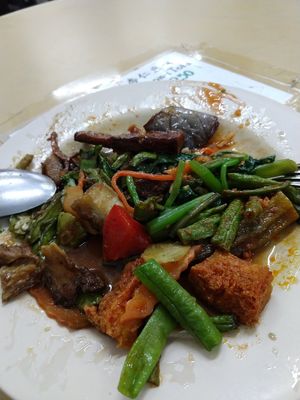 Loaded on buffet dinner RM9 at Ee Beng Vegetarian Food 毅明素食 in Penang