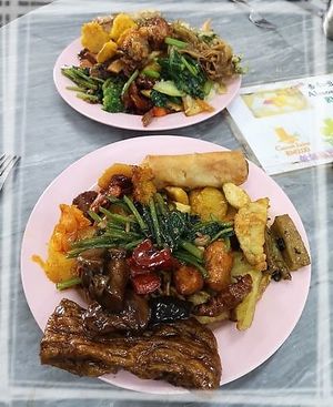 RM 28.5 for 2 big plates at Ee Beng Vegetarian Food 毅明素食 in Penang