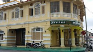 Shop at Luk Yea Yan Vegetarian Restaurant 鹿野苑素食馆 in Penang