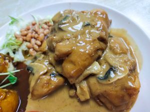 Generous portion at Ci Hang 慈航 in Central Singapore