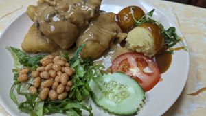 Signature Chicken chop at Ci Hang 慈航 in Central Singapore