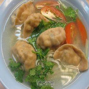 Dumpling noodles at Ci Hang 慈航 in Central Singapore