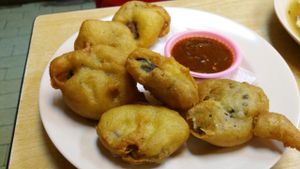 fried mushroom at Ci Hang 慈航 in Central Singapore