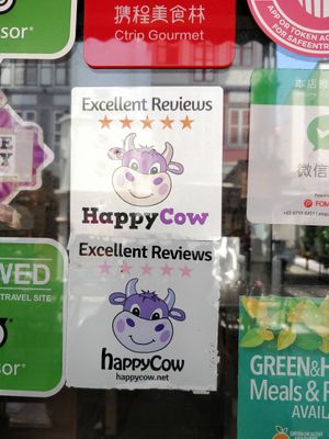 Happycow 5 stars EXCELLENT reviews decal at Ci Yan Vegetarian Health Food in Central Singapore