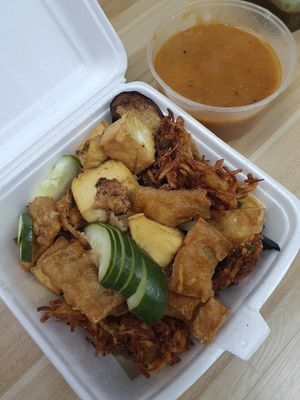 Fried rojak ~ Circuit Breaker Period Phase 2 at Divine Realm 天运素食园 in Northeast Singapore