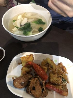 Ytf soup- note they separate the fried and wet ingredients at Divine Realm 天运素食园 in Northeast Singapore