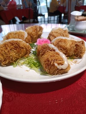 Deep fried salad mango,inside wrap with ham at Fo You Yuan 佛有缘 in Central Singapore