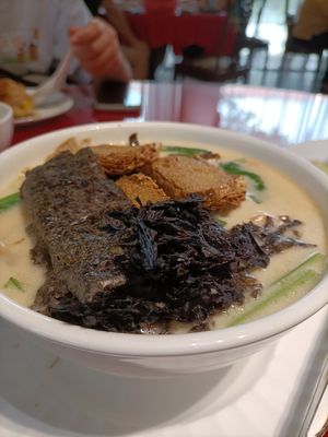 Fish soup noodles at Fo You Yuan 佛有缘 in Central Singapore
