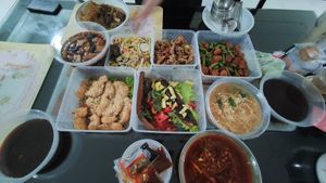 Ordered delivery. Food was hot when it came. All nicely packed. Good quality ingredients and the restaurant is generous with the seasoning and portion. But the stir fried dishes co at Greenland Vegetarian Restaurant 菩提林 in Northeast Singapore