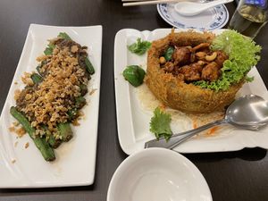 Yam ring super good . The rest ok will try others next time . Quite a lot of dish to choose also  at Greenland Vegetarian Restaurant 菩提林 in Northeast Singapore