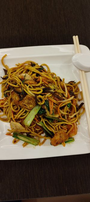 Mee goreng at Greenland Vegetarian Restaurant 菩提林 in Northeast Singapore