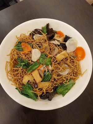 Crispy noodle at Greenland Vegetarian Restaurant 菩提林 in Northeast Singapore