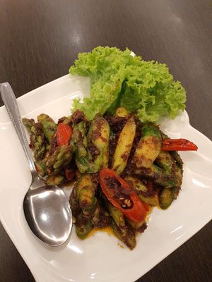 Sambal asparagus at Greenland Vegetarian Restaurant 菩提林 in Northeast Singapore