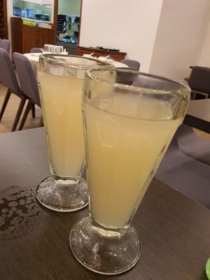 Lemongrass drink at Greenland Vegetarian Restaurant 菩提林 in Northeast Singapore