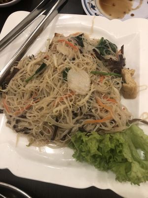 sin chew bee hoon $4.50 👍🏻👍🏻👍🏻 at Greenland Vegetarian Restaurant 菩提林 in Northeast Singapore