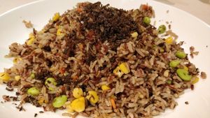 Fried Brown Rice and Vegetables 五彩缤纷糙米饭 at Ling Zhi Restaurant 灵芝 - Orchard in Central Singapore