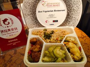 Best Vegetarian Restaurant at Ling Zhi Restaurant 灵芝 - Orchard in Central Singapore