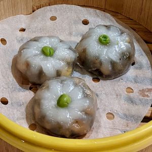 Steamed Dumpling with Assorted Vegetables and Corn Filling at Ling Zhi Restaurant 灵芝 - Orchard in Central Singapore