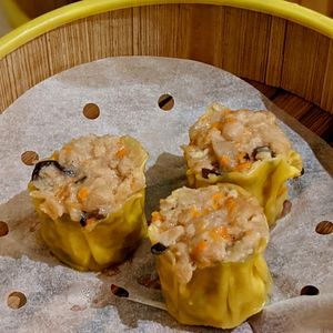 Steamed Siew Mai at Ling Zhi Restaurant 灵芝 - Orchard in Central Singapore