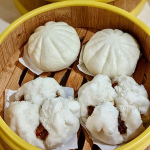 Steamed Barbecued Pork Bun, Steamed Vegetable Bun  at Ling Zhi Restaurant 灵芝 - Orchard in Central Singapore