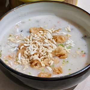 Eight Treasure Rice Congee served with Fritter at Ling Zhi Restaurant 灵芝 - Orchard in Central Singapore